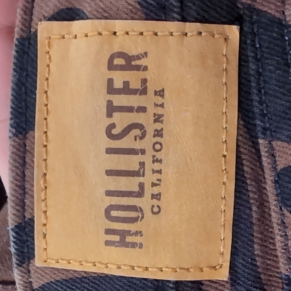 Hollister low rise swirl print dad jeans in brown and black - Picture 11 of 11